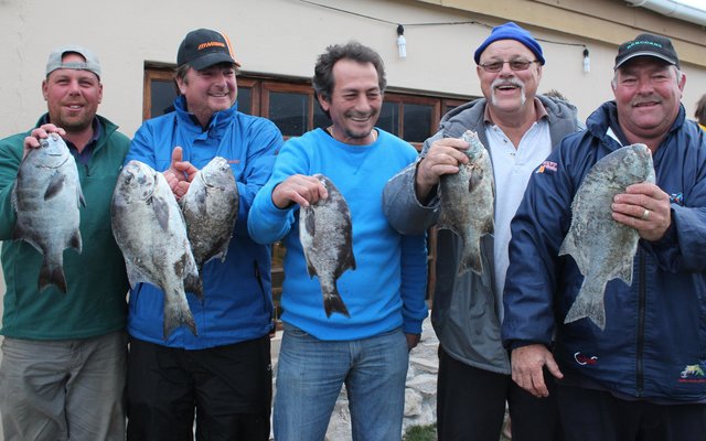 Gelukkig vissermanne - Mico Swart, Henry Smit,  Johan van Romburgh, Louis Otto, Oubaas Lesch.